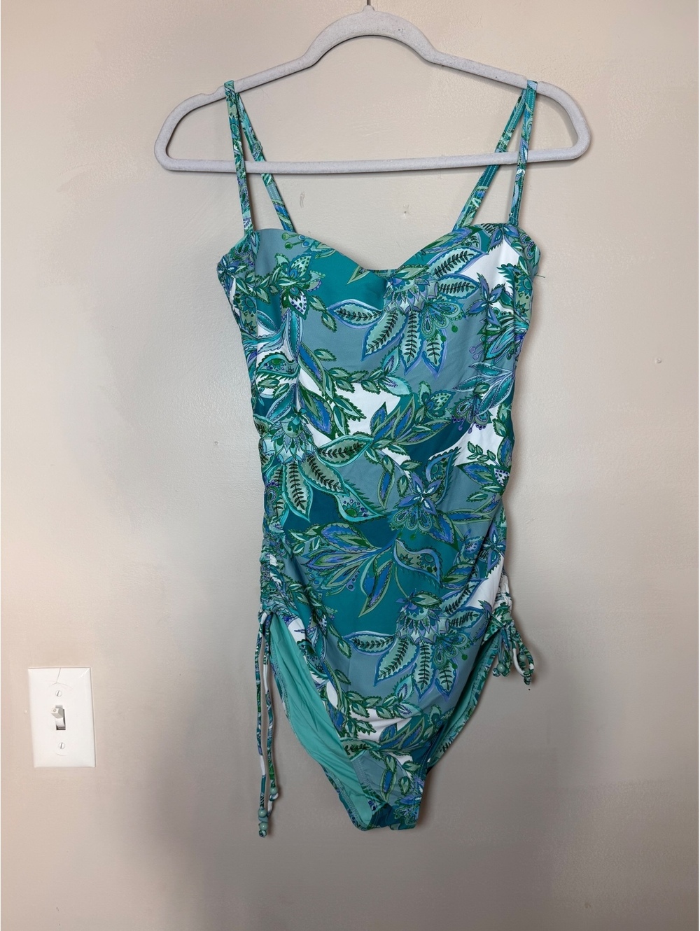 Nip Tuck Swim Fiorenza Coletta Bandeau Tummy Control One Piece Swimsuit. Size 8